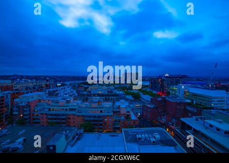 Una bayarea panoramica al tramonto sul ponte di Anzac a Sydney angolo Foto Stock