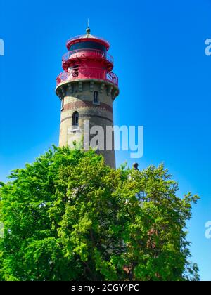 Bellissima vista del famoso Kap Arkona faro in estate, dell'isola di Rügen, Ostsee, Germania Foto Stock