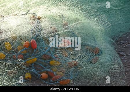 Rete da pesca sul terreno Foto Stock