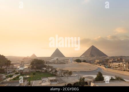 Le tre piramidi principali al tramonto, Giza, Egitto Foto Stock