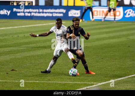 Jose Martinez e Cristian Penilla durante la partita di calcio della Major League tra Philadelphia Union e la rivoluzione del New England al Subaru Park a Chester. Morgan Tencza/SPP Foto Stock