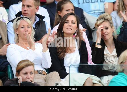 Catherine Middleton e gli amici. Wimbledon Tennis Championships, Londra. 28 GIU 2008 IMMAGINE DI CREDITO : © IMMAGINE DI STOCK DI PAIN /ALAMY DI CONTRASSEGNO Foto Stock