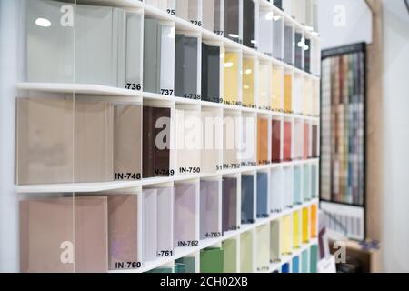 Esempi della tavolozza dei colori dei materiali di finitura per interno Foto Stock