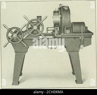 . Ingegnere americano . Paranco elettrico per locomotori quando non in uso. Barra nella figura, questo non è un complemento necessario delparanco e potrebbe essere utilizzato anche un carrello o una gru a braccio. Nei nuovi negozi, tuttavia, tale gru sarebbe senza dubbio disponibile. MACCHINA PER FILETTARE TUBI E NIPPLI UNA macchina solida e rigida, w^hich non solo taglierà via e filerà tubo, ma anche senza l'uso di un mandrino nipplo stesso con nippli, è stato progettato dalla Loew-Manufacturing Company, Cleveland, Ohio. Questa macchina è del tipo pedal-tal, e mentre ha una testa di matrice rotante è rivendicata a pos-sess Foto Stock