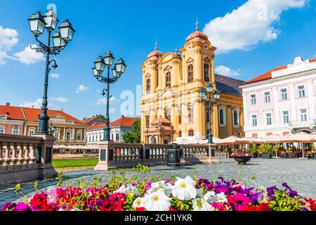 Union Square e la Cattedrale di San Giorgio a Timisoara, Romania. Foto Stock