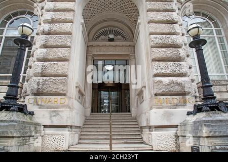 Ingresso al Cunard Building di Liverpool, Inghilterra. Un edificio classificato di grado 2, costruito tra il 1914 e il 1917. Foto Stock