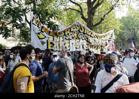 Parigi, Francia. 12 settembre 2020. Manifestazione dei giubbotti gialli per la giustizia sociale ed ecologica, il 12 settembre 2020 a Parigi, Francia. Foto Stock