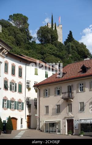 Blick von der Altstadt zum Pulverturm, Südtirol, Italien Foto Stock