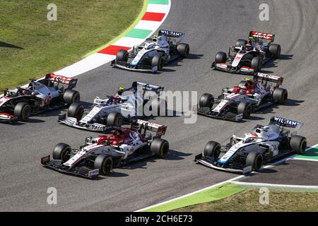 Inizio gara: RAIKKONEN Kimi (fin), Alfa Romeo Racing ORLEN C39, RUSSELL George (gbr), Williams Racing F1 FW43, GASLY Pierre (fra), Scuderia Alph Foto Stock