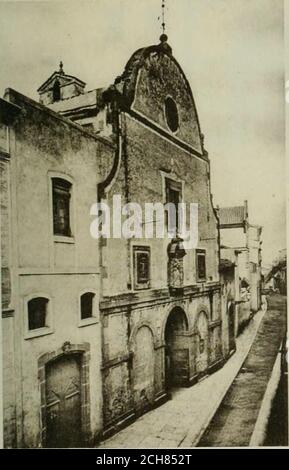 . La casas de religiosos en Cataluña durante el primer tercio del siglo 19 . Carmelitas descalzos de Villanueva. 1894 (Fotografía del autor). Carmelitas descalzos de Gracia. 1891 Fotografía del autor).. Foto Stock