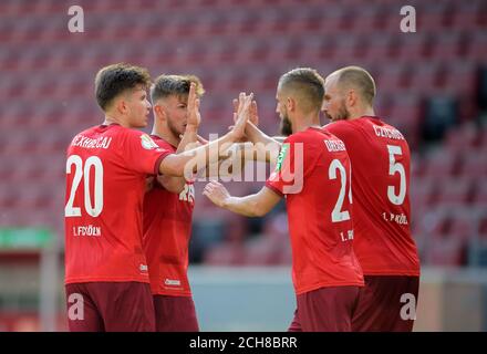 Giubilazione K da sinistra a destra Elvis REXHBECAJ (K), Jan THIELMANN (K), Dominick DREXLER (K), goalschuetze Rafael CZICHOS (K), calcio DFB Pokal 1° turno, VSG Altglienicke - FC Colonia (K), il 09/12/2020 a Koeln/Germania. Â | utilizzo in tutto il mondo Foto Stock