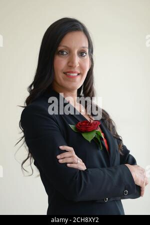 Rosena Allin-Khan, il candidato appena selezionato dal Labour per la by-elezione del Tooting, al Memon Centre di Balham, Londra. Foto Stock