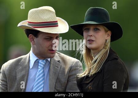 Lord Frederick Windsor (a sinistra) e Lady Gabriella Windsor partecipano al quinto giorno del Royal Windsor Horse Show al Castello di Windsor nel Berkshire. Foto Stock