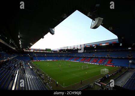 Una visione generale del St. Jakob-Park come Sevilla treno sul campo il giorno prima della finale Europa League, Basilea, Svizzera. Foto Stock