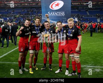 Saracens' Duncan Taylor (a sinistra), Michael Rhodes (seconda a sinistra), Jamie George (al centro), Chris Wyles (seconda a destra) e Jackson Wray Celebrate Foto Stock