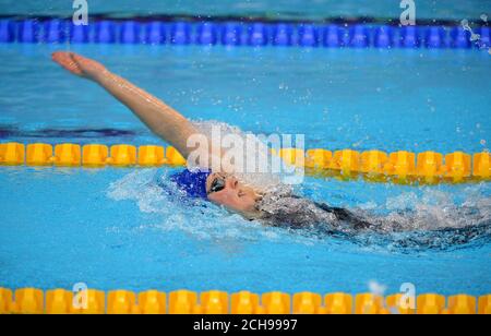 La Gran Bretagna Siobhan-Marie o'Connor compete nella Semifinale Medley da 200 m delle sue donne durante il giorno 10 dei Campionati europei di Aquatics al London Aquatics Center di Stratford. Foto Stock