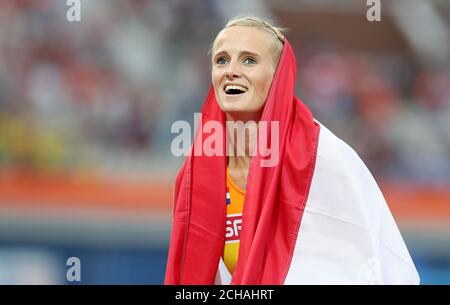 L'olandese Anouk Vetter festeggia dopo aver vinto l'oro nel Women's Heptathlon, durante il quarto giorno dei Campionati europei di atletica 2016 allo Stadio Olimpico di Amsterdam. PREMERE ASSOCIAZIONE foto. Data immagine: Sabato 9 luglio 2016. Vedi storia ATLETICA europea PA. Il credito fotografico dovrebbe essere: Martin Rickett/PA Wire. RESTRIZIONI: Solo per uso editoriale. Nessuna trasmissione di suoni o immagini in movimento e nessuna simulazione video. Per ulteriori informazioni, chiamare il numero 44 (0)1158 447447. Foto Stock