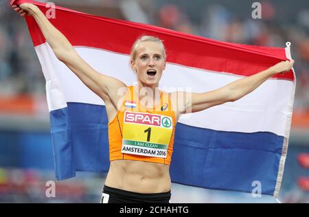 L'olandese Anouk Vetter festeggia dopo aver vinto l'oro nel Women's Heptathlon, durante il quarto giorno dei Campionati europei di atletica 2016 allo Stadio Olimpico di Amsterdam. PREMERE ASSOCIAZIONE foto. Data immagine: Sabato 9 luglio 2016. Vedi storia ATLETICA europea PA. Il credito fotografico dovrebbe essere: Martin Rickett/PA Wire. RESTRIZIONI: Solo per uso editoriale. Nessuna trasmissione di suoni o immagini in movimento e nessuna simulazione video. Per ulteriori informazioni, chiamare il numero 44 (0)1158 447447. Foto Stock