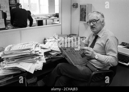 Press Association associate Editor at Work, Reg Evans. Foto Stock