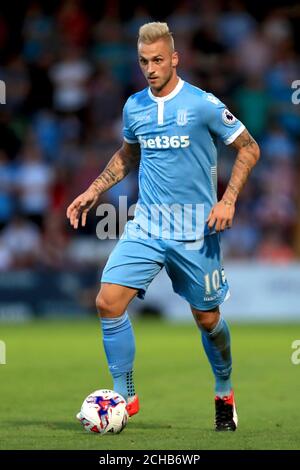 Stoke City's Marko Arnautovic durante la EFL Cup, seconda partita al Lamex Stadium di Stevenage. PREMERE ASSOCIAZIONE foto. Data immagine: Martedì 23 agosto 2016. Vedi la storia di PA SOCCER Stevenage. Il credito fotografico dovrebbe essere: Tim Goode/PA Wire. RESTRIZIONI: Nessun utilizzo con audio, video, dati, elenchi di apparecchi, logo di club/campionato o servizi "live" non autorizzati. L'uso in-match online è limitato a 75 immagini, senza emulazione video. Nessun utilizzo nelle scommesse, nei giochi o nelle pubblicazioni di singoli club/campionati/giocatori. Foto Stock