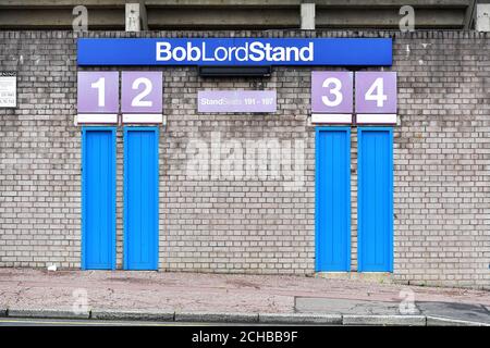 Una visione generale dei tornelli per il Bob Lord Stand a Turf Moor Foto Stock