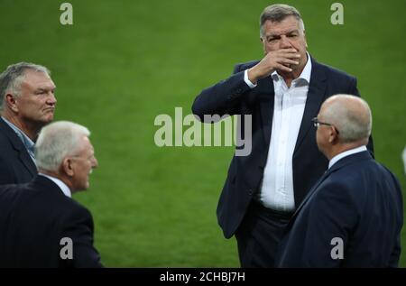 Il manager inglese Sam Allardyce con il presidente fa Greg Clarke (a sinistra) Foto Stock