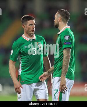 Ciaran Clark (a sinistra) e Shane Duffy, della Repubblica d'Irlanda. Foto Stock