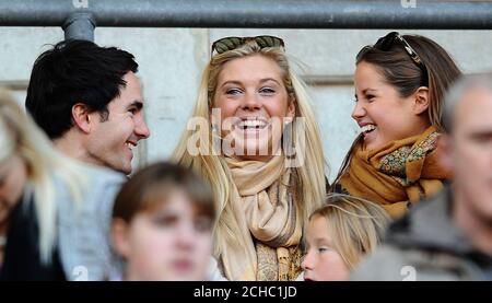 Il principe Harry e Chelsy Davy guardando la partita di rugby Inghilterra / Australia a Twickenham, Londra.07/11/2009 PHOTO CREDIT : © MARK PAIN / ALAMY Foto Stock