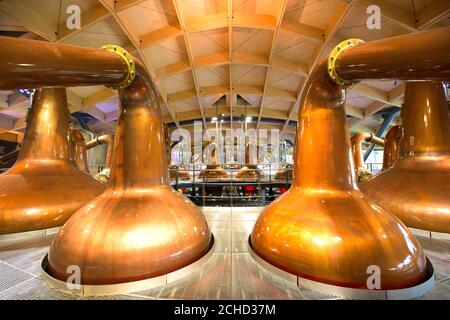 Una vista generale della distilleria Macallan, che dopo un multi-milione di sterline di sviluppo inizierà a creare il whisky famoso in tutto il mondo, così come funziona come un centro visitatori accanto Easter Elchies House ad Aberdeenshire, Scozia. Foto Stock