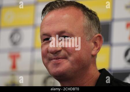 Il presepe dell'Irlanda del Nord Michael o'Neill durante una conferenza stampa dopo una sessione di allenamento al Windsor Park, Belfast. Foto Stock