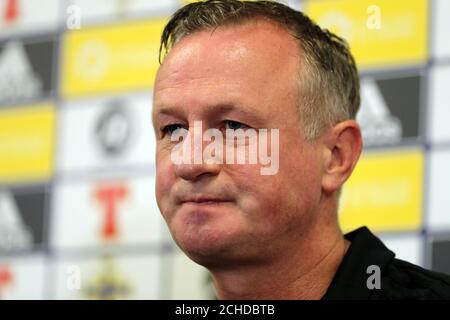 Il presepe dell'Irlanda del Nord Michael o'Neill durante una conferenza stampa dopo una sessione di allenamento al Windsor Park, Belfast. Foto Stock