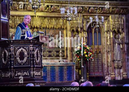 Arcivescovo di Canterbury Justin Welby fa un discorso durante un servizio nazionale in occasione del centenario dell'Armistizio presso l'Abbazia di Westminster, Londra. Foto Stock