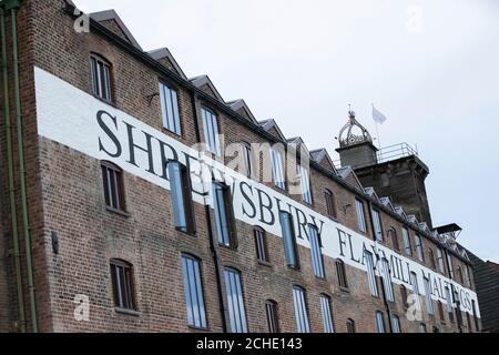 Vista generale del più antico edificio in ferro incorniciato del mondo, il Grade i ha elencato Main Mill a Shrewsbury Flaxmill Maltings, come l'Inghilterra storica celebra la fase di rimozione di impalcature del progetto di restauro da 28 milioni di sterline. Foto Stock