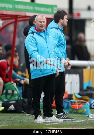 Il manager di Woking Alan Dowson in touchline durante la fa Cup Emirates, terza partita al Laithwaite Community Stadium di Woking. Foto Stock