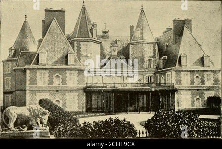 . La Genesi dell'arte-forma : un saggio in tecnica comparativa che mostra l'identità delle fonti, dei metodi e degli effetti della composizione nella musica, nella poesia, nella pittura, nella scultura e nell'architettura . la maggior parte delle caratteristiche diverse connesse ad un edificio che si dice sia eretto in uno stile sono simili. L'uso del colore entra in effetti generalizzanti nella pittura, e molta imitazione delle forme naturali caratterizza sia la pittura che la scultura. Neitherfact è vero per l'architettura. I suoi effetti sono spesso confinati a quelli delle sole forme, rendendo così questi di im-portance suprema. Le sue forme, inoltre, sono originarie Foto Stock