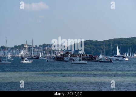 KIEL, GERMANIA - 12 SETTEMBRE 2020: Alla fine della Kiel Week 2020 si è tenuta una parata di windjammer sul fiordo di Kiel. Foto Stock