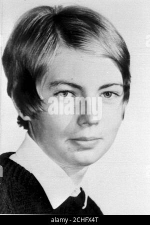 Biblioteca file 139338-1 datato 10.4.69 di 14 anni mancante Fabb, che ha lasciato la sua casa a Metton, Norfolk, sul suo ciclo l'8 aprile 1969. Meno che dieci minuti più successivamente il suo ciclo è stato trovato in un campo, con i suoi soldi ancora nella borsa a saddlebag. Olive ed Ernest Fabb sanno che ora probabilmente non scopriranno mai cosa è successo al loro bambino più giovane dopo la chiusura del Lothian e le frontiere hanno condotto un'inchiesta multi-forza su omicidi di bambini irrisolti, dopo l'incarcerazione del multi-killer Robert Black. Vedi PA Storia CRIME Children. DISPONIBILE SOLO IN BIANCO E NERO. Foto Stock