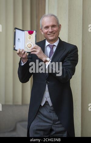 Sir David Lidington dopo aver ricevuto una cavalleresca per il servizio politico e pubblico in una cerimonia di investitura a Buckingham Palace, Londra. Foto PA. Data immagine: Mercoledì 5 febbraio 2020. Vedere la storia di PA INVESTITURA REALE. Il credito fotografico dovrebbe essere: Victoria Jones/PA Wire Foto Stock