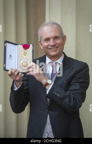 Sir David Lidington dopo aver ricevuto una cavalleresca per il servizio politico e pubblico in una cerimonia di investitura a Buckingham Palace, Londra. Foto PA. Data immagine: Mercoledì 5 febbraio 2020. Vedere la storia di PA INVESTITURA REALE. Il credito fotografico dovrebbe essere: Victoria Jones/PA Wire Foto Stock