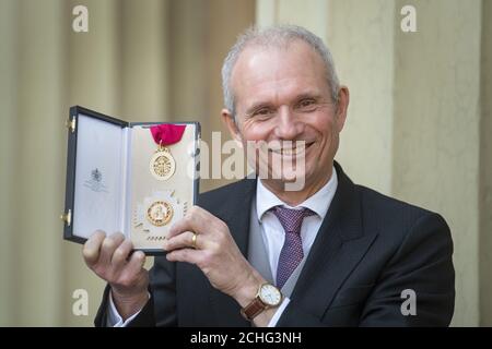 Sir David Lidington dopo aver ricevuto una cavalleresca per il servizio politico e pubblico in una cerimonia di investitura a Buckingham Palace, Londra. Foto PA. Data immagine: Mercoledì 5 febbraio 2020. Vedere la storia di PA INVESTITURA REALE. Il credito fotografico dovrebbe essere: Victoria Jones/PA Wire Foto Stock