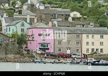 Foto illustrazione il grazioso villaggio lungo il fiume se Dittisham sulle rive Del fiume Dart in Devon Foto Stock