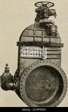 . Lavori pubblici . p. m.,per comprimere a 50 libbre gauge e sviluppare non più di 208 I. H. P.con un consumo di vapore non a ex-ced 14 libbre di vapore secco per I. H.P. ora. E 'anche garantito thatunder simili condizioni di velocità ecompressione il compressore delivellerà 1,450 piedi cubici ad un vapore di consumption non superare 3.35 libbre di vapore secco per 100 piedi cubici di aria compressa libera. L'efficienza volumetrica è 96.5. La macchina comprende tutte le caratteristiche moderne della costruzione, incluso il controllo della velocità e la regolazione della pressione.sistema di lubrificazione automatico e lubrificazione forzata per aria e ste Foto Stock
