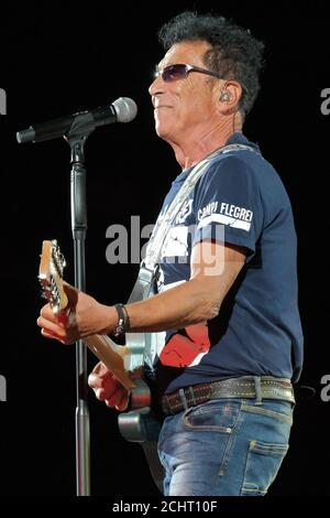 Verona, Italia. 12 settembre 2020. Edoardo Bennato durante Festival della bellezza, Concerto cantante italiano a Verona, Italia, 12 settembre 2020 Credit: Independent Photo Agency/Alamy Live News Foto Stock