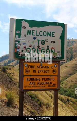 Benvenuti all'insegna dello stato dell'Oregon da Washington Foto Stock