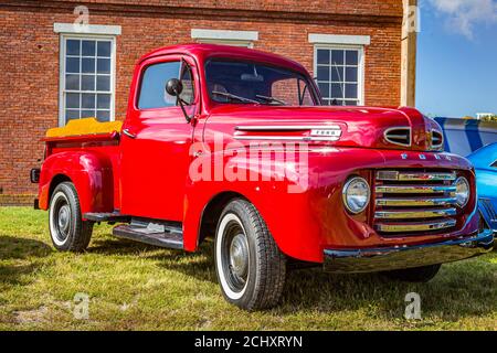 Fernandina Beach, FL / USA - 22 settembre 2018: 1950 Ford F-47 pick-up camion a una mostra di auto a Fort Clinch a Fernandina Beach, Florida vicino a Jacksonvi Foto Stock