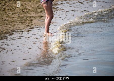 La spiaggia di Sopot è chiusa a causa della fioritura di cianobatteri durante gli ultimi giorni caldi a Danzica, Polonia. 8 Agosto 2020 © Wojciech Strozyk / Alamy Stock Phot Foto Stock