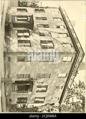 . Almon Danforth Hodges e i suoi vicini. Air si trasferì nella casa di Taylor (o Grin-nell e Taylor), al 42 di Westminster Street, appena sopra la Arcade, e iniziò a fare le pulizie. Il 1,1829 maggio o circa, si sono trasformati nella casa di Eddy, nell'arredo nord-est di Brown e Charles Field Streets, dove sono nati tre bambini, e dove la famiglia ha vissuto fino a quando la loro casa benevent Street è stata completata, nel marzo 1837. Thishouse, che il padre costruì, era sul luogo ora occupato dal Monte Hope Club, di fronte alla prima Chiesa Congregazionale. In esso sono nati altri quattro bambini, e uno è morto ver Foto Stock