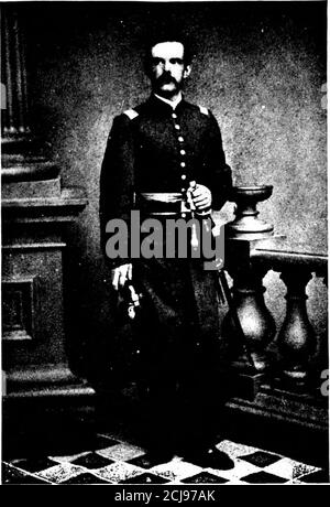 . Una storia del quarantaquattresimo Reggimento, New York Volunteer Infantry, nella guerra civile, 1861-1865 [risorsa elettronica] . om il primo shock ha camminato dal campo di battaglia durante la notte a Harrisons Landing, Trasportando hismusket e cinghie e li consegnò nelle mani del suo capitano, con la richiesta che egli avrebbe conservato lo stesso fino a quando non dovrebbe essere abilitato a tornare in servizio. Raccomando inoltre alla comunicazione della GeneralLa buona condotta dei seguenti ufficiali, non commissionati ufficiali e soldati durante l'ingaggio: Capitani Conner, Larabee, Schaf-fer e Danks; tenenti: Woodw Foto Stock