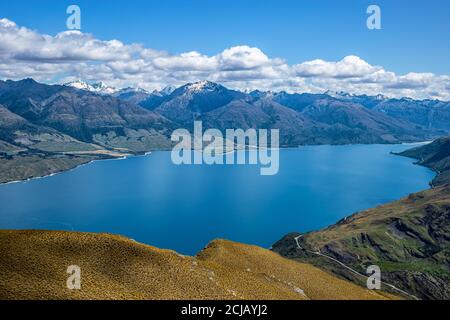 Lago Wanaka e le montagne, Otago, Isola del Sud, Nuova Zelanda, Oceania. Foto Stock