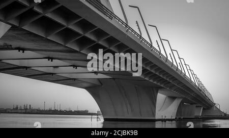 Sheikh Zayed Bridge al mattino, Abu Dhabi, Medio Oriente, Emirati Arabi Uniti. Foto Stock